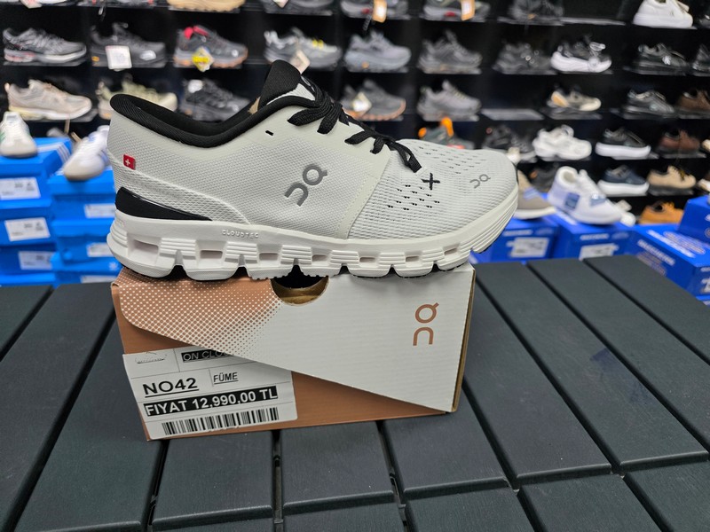 On spor ayakkabı dar kalip yazlik