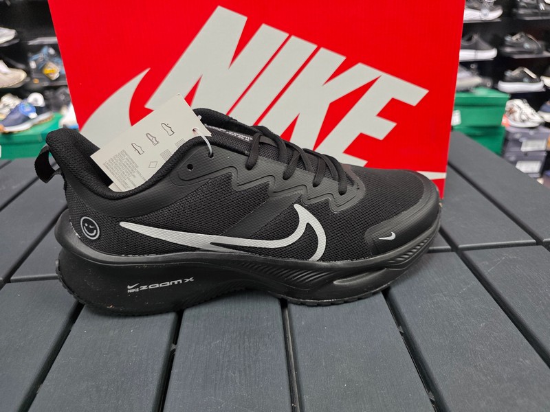 Nike zoom.x  emoji dar kalip spor ayakkabı