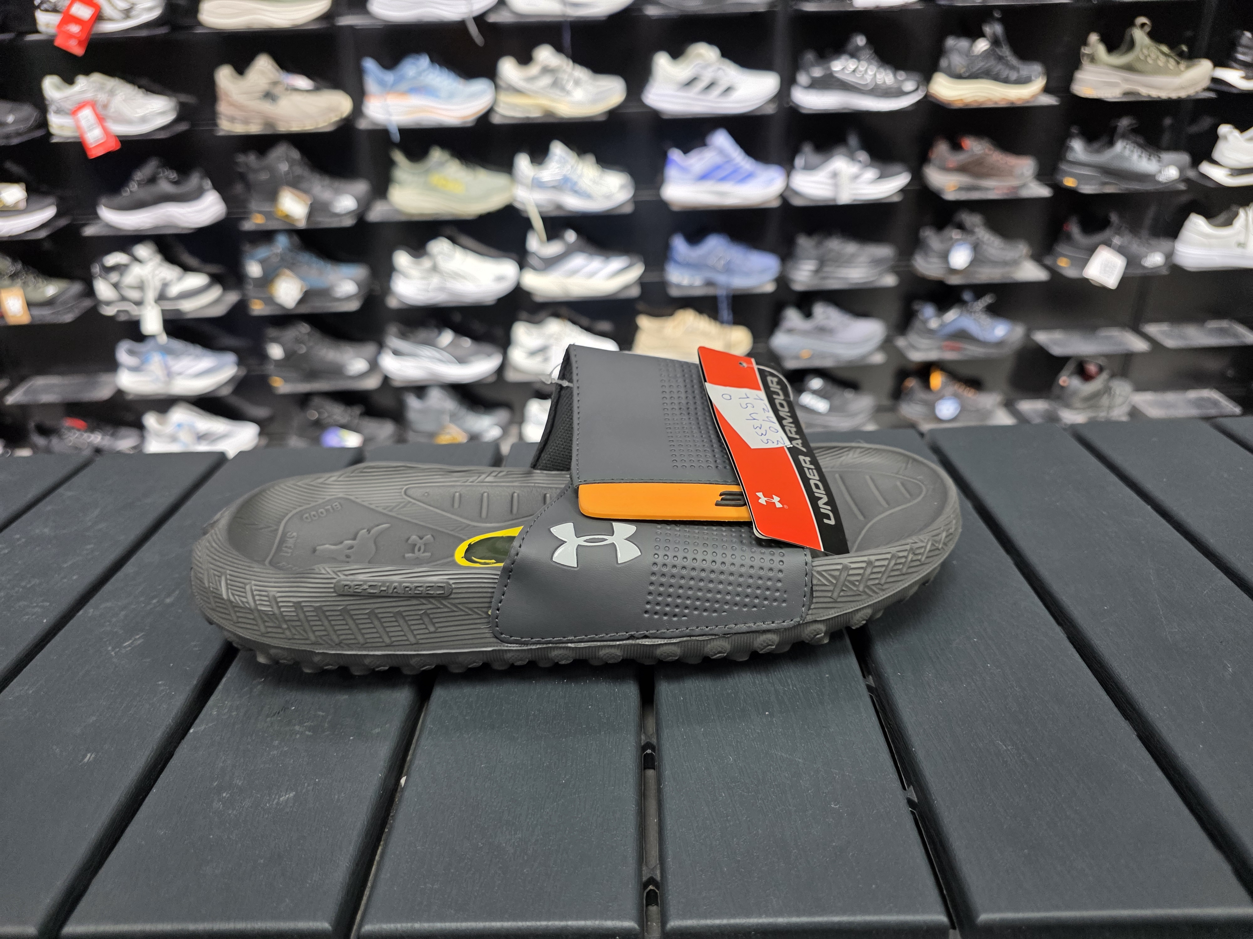 Under armour terlik tammkalip