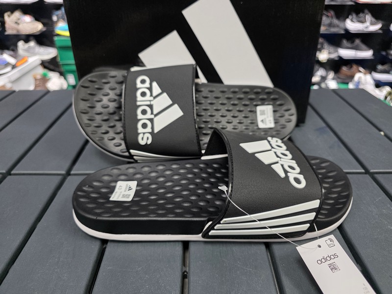 ADIDAS CIRTLI ERKEK TERLIGI