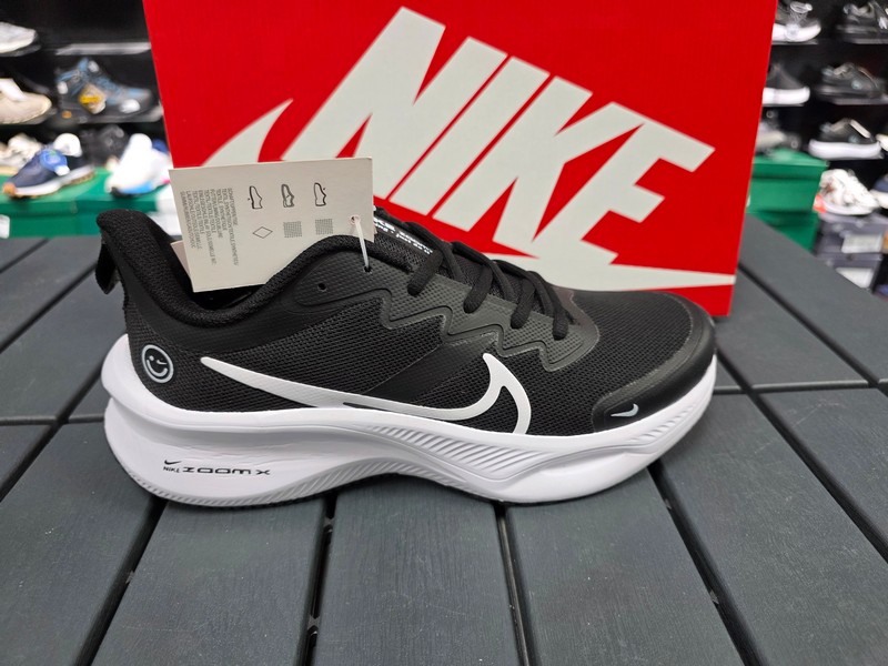 Nike zoom.x  emoji dar kalip spor ayakkabı