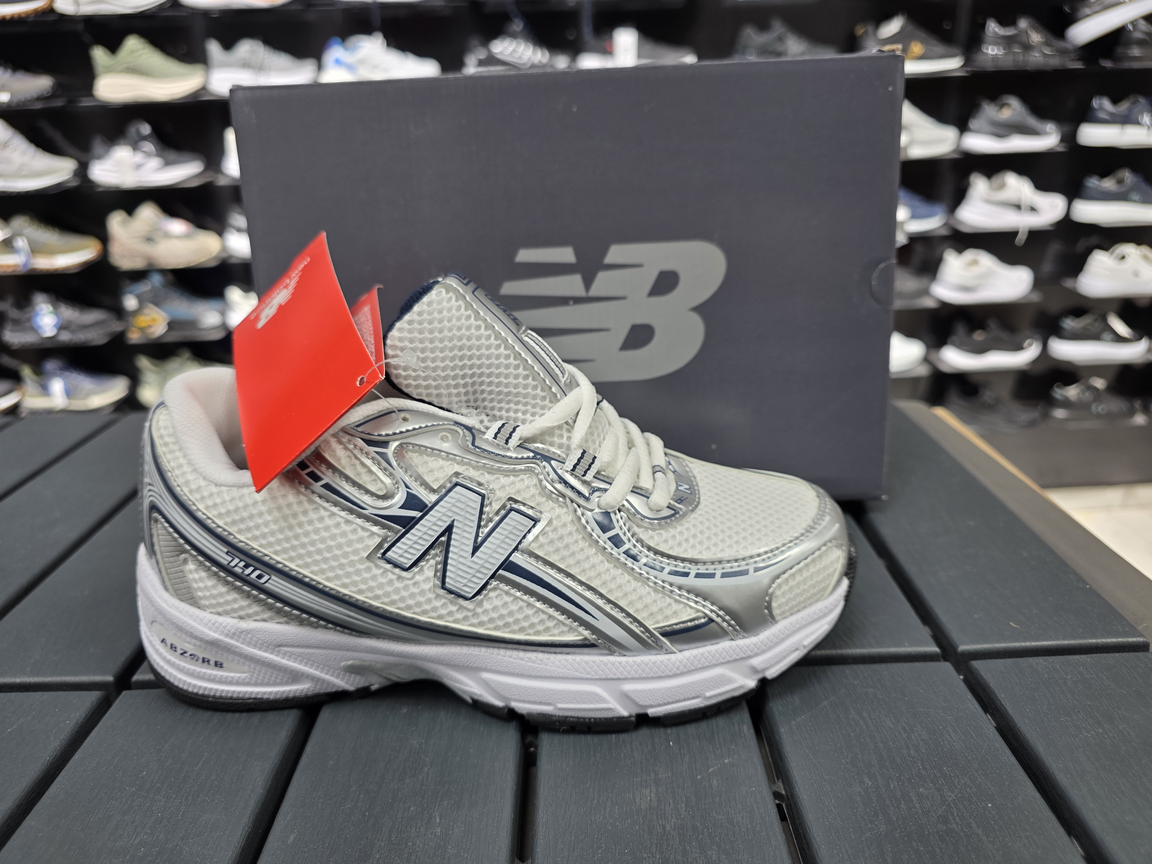 New blance 740 modeli tam kalip yazlik beyaz lacivert