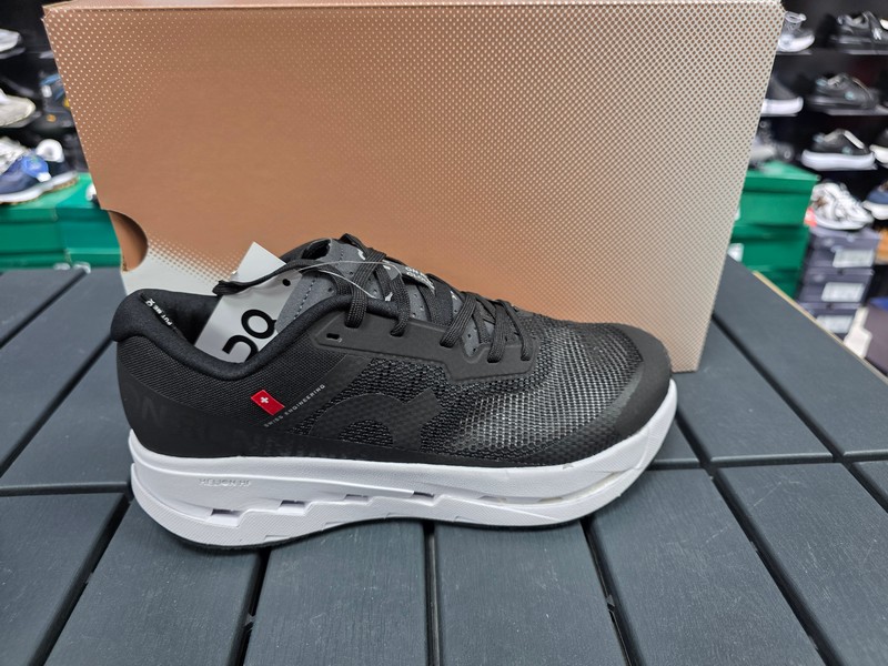 On spor ayakkabı dar kalip yazlik